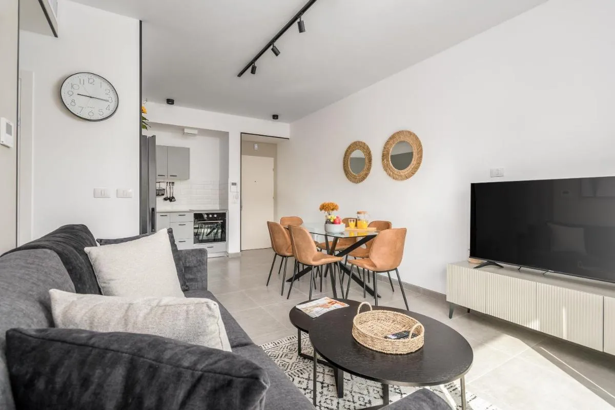 Image 4 of 2BDR W parking shirat haneviim – Mamilla Area sea-u jerusalem