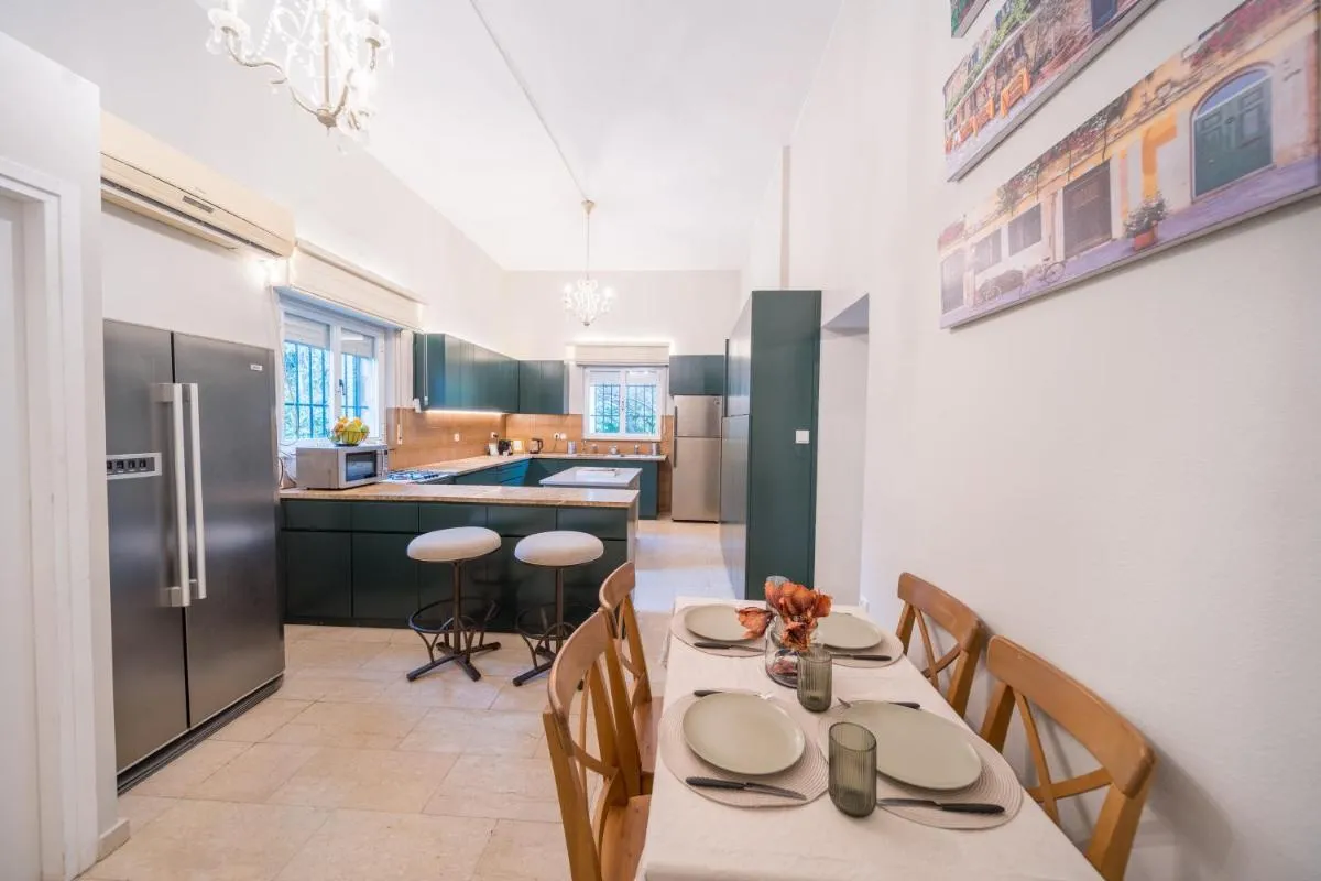 Image 1 of Art Apartment In Mamila – Villa Rehavia