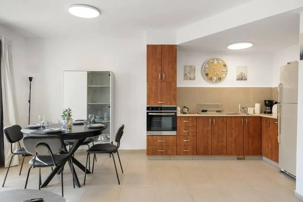 Image 3 of Beautiful Ben Yehuda Apartment