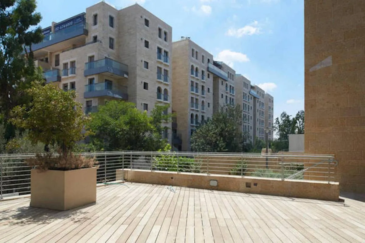 Image 3 of Chic & Quiet Apartments in City Center by FeelHome