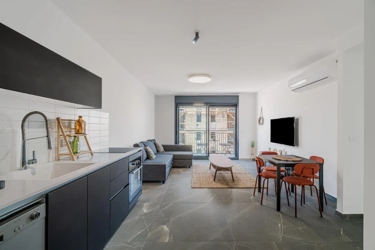 Image 4 of Cozy 1BR in Agripas Jerusalem By Holiday Rentals