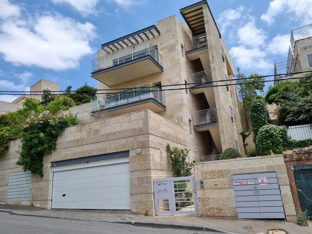 Image of Cute Studio near Yad Vashem FREE street parking