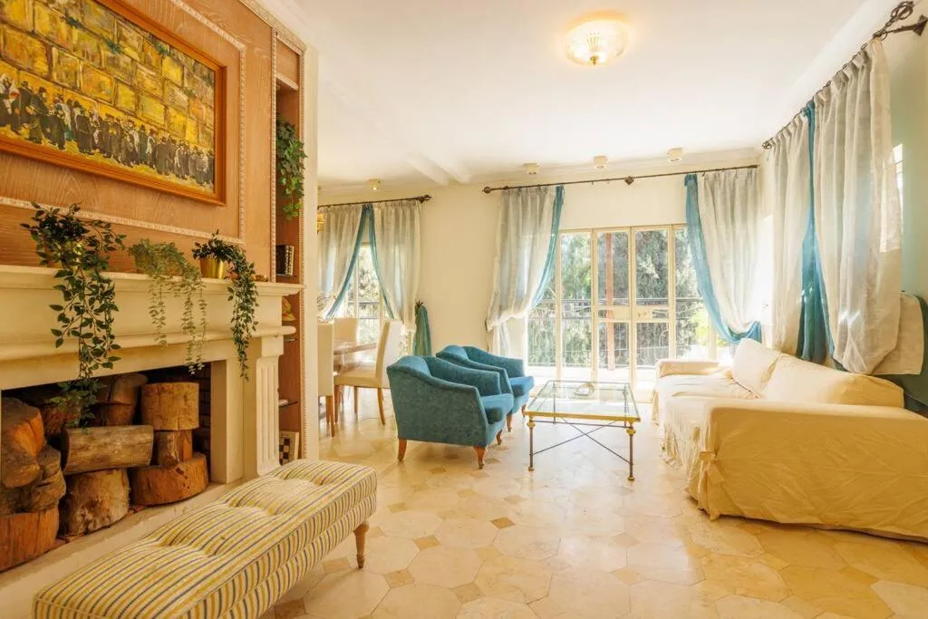 Image of Hovevey Tsiyon Luxury Apartment By Nimizz