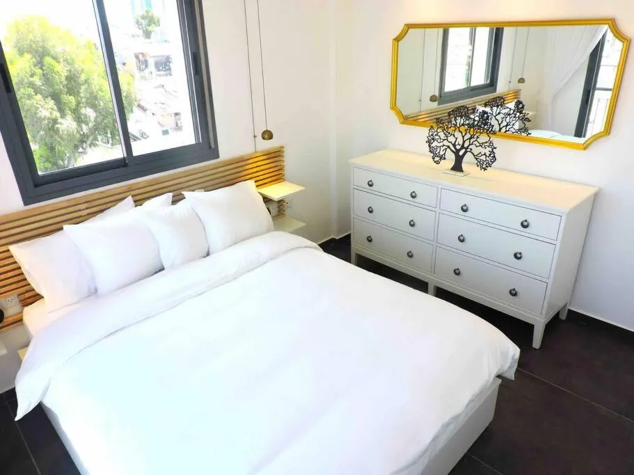 Image of JLM market suite