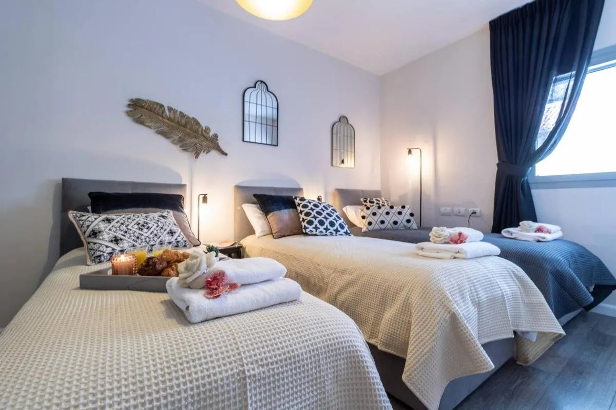 Image 1 of King David Residence Luxury 4 BD/Pool/Gym/Parking