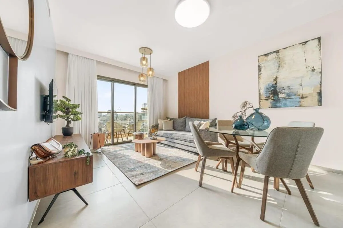 Image 3 of Luxurious 1BDR Terrace Parking in City Central