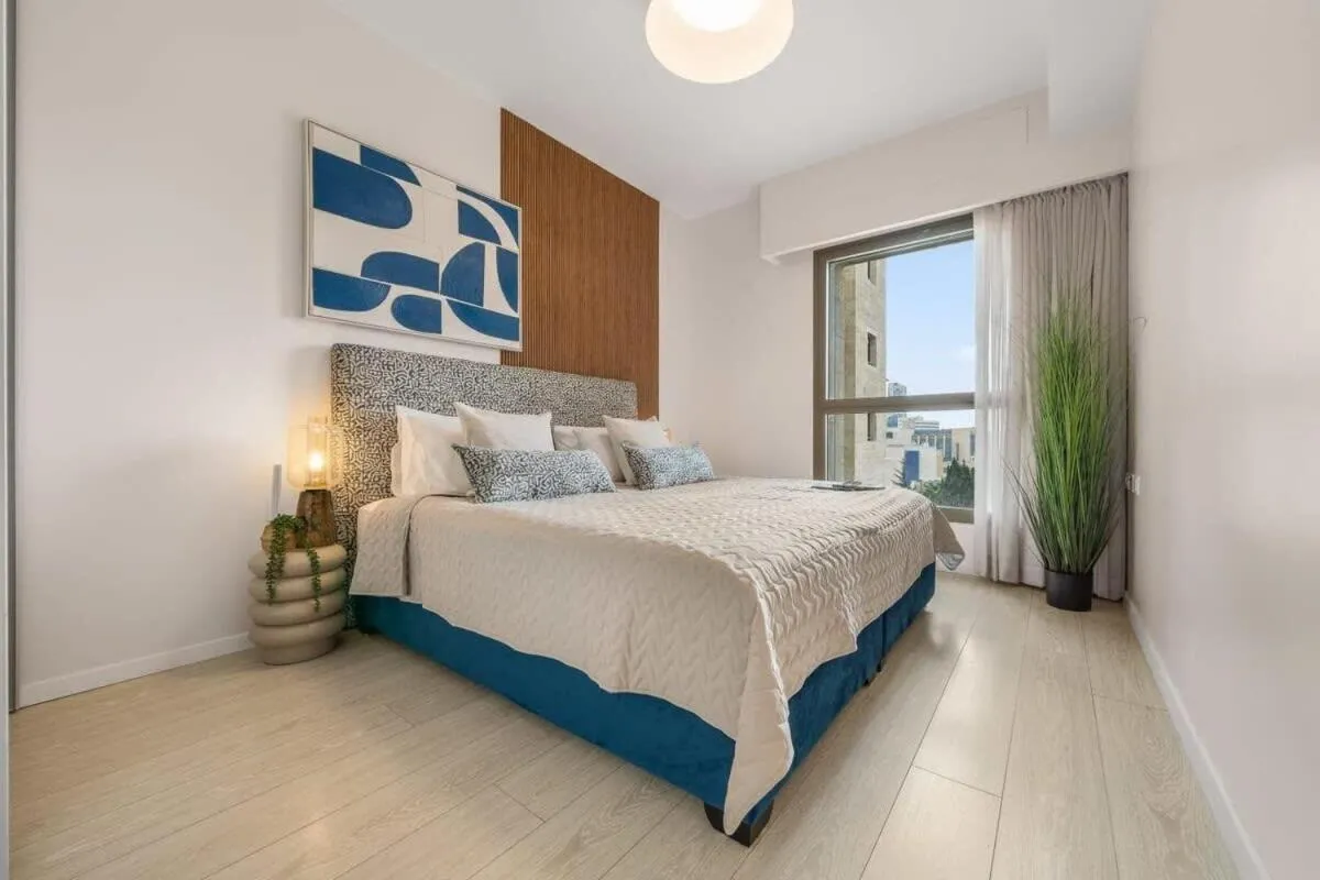Image 1 of Luxurious 1BDR Terrace Parking in City Central