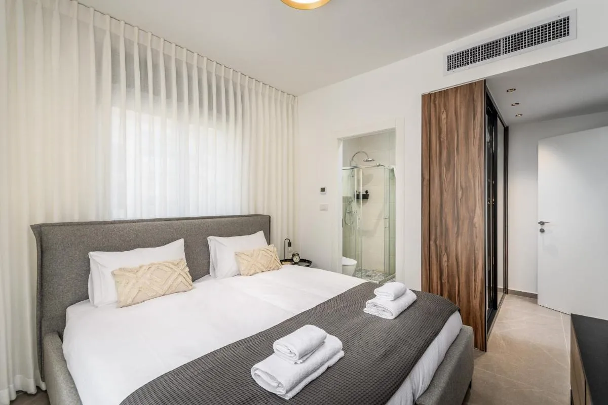 Image 6 of Luxurious Huge 2BDR&2Bth w Parking- mahne yehuda sea-u jerusalem