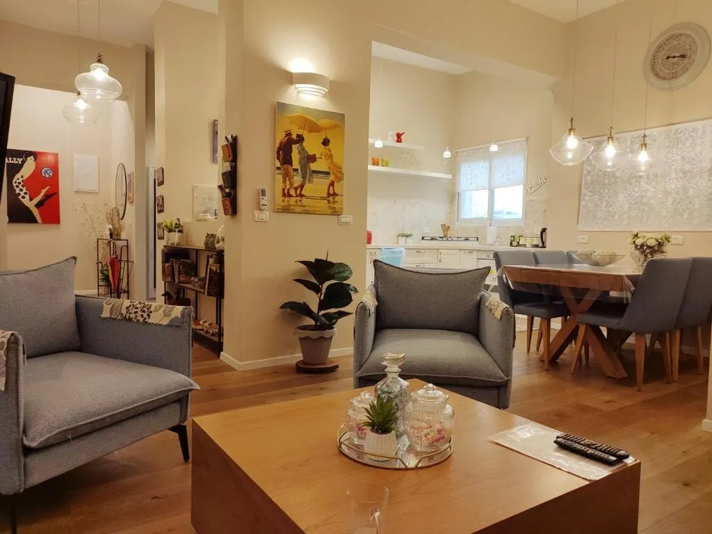 Image of Nettas luxurious central Jerusalem Ap