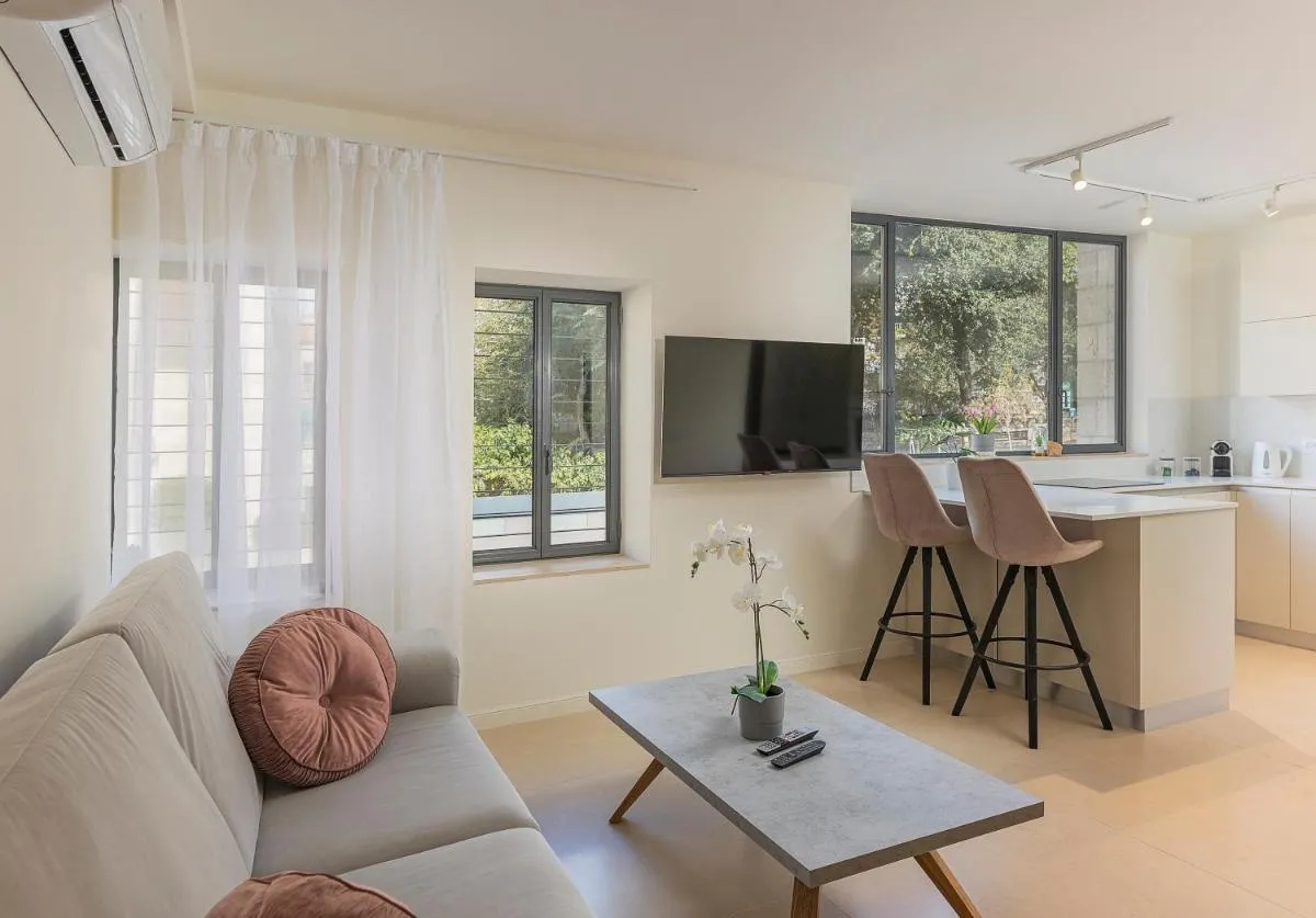 Image 4 of The Pearl of Nachlaot Apartments