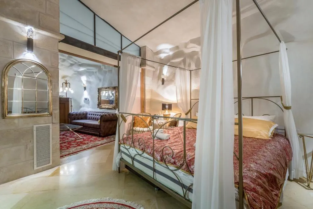 Image 2 of Western Wall Luxury House