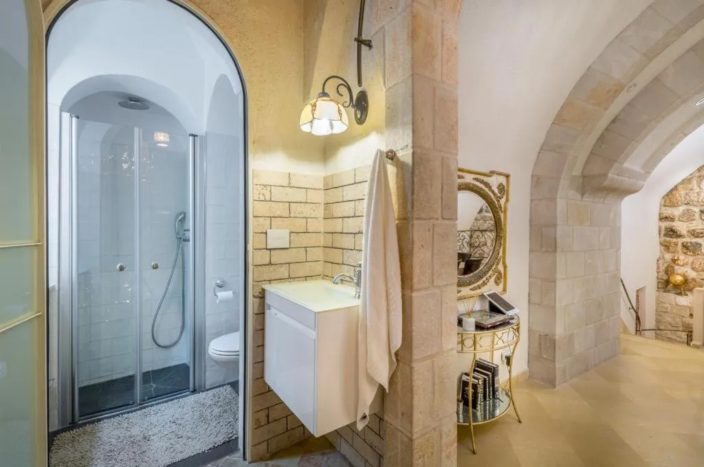 Image 2 of Western Wall Luxury House – Avraham