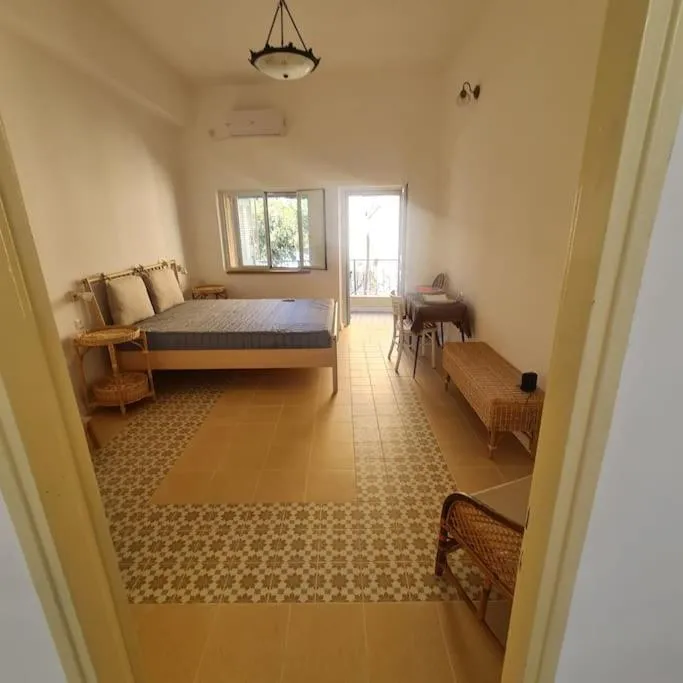 Image of Bright, quiet charming getaway ideally located