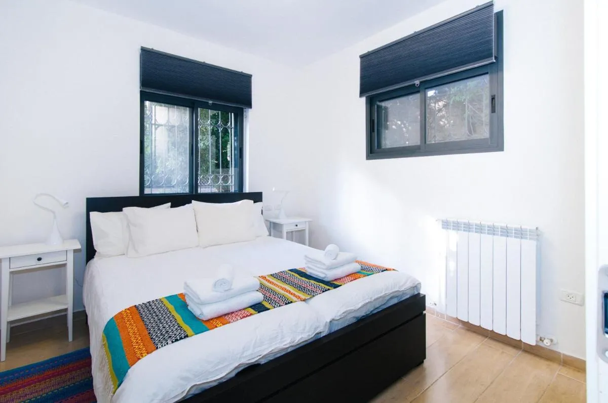 Image 1 of Colony Suites – Hildesheimer St.