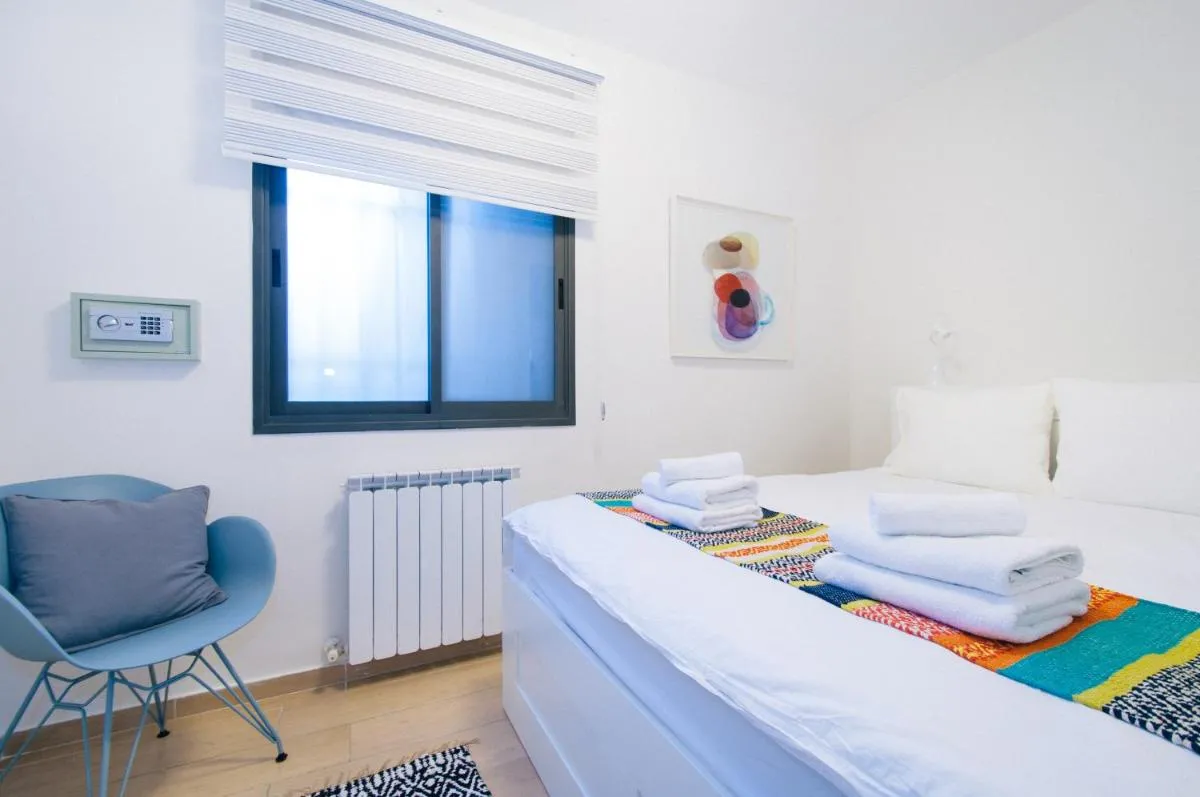Image 6 of Colony Suites – Hildesheimer St.