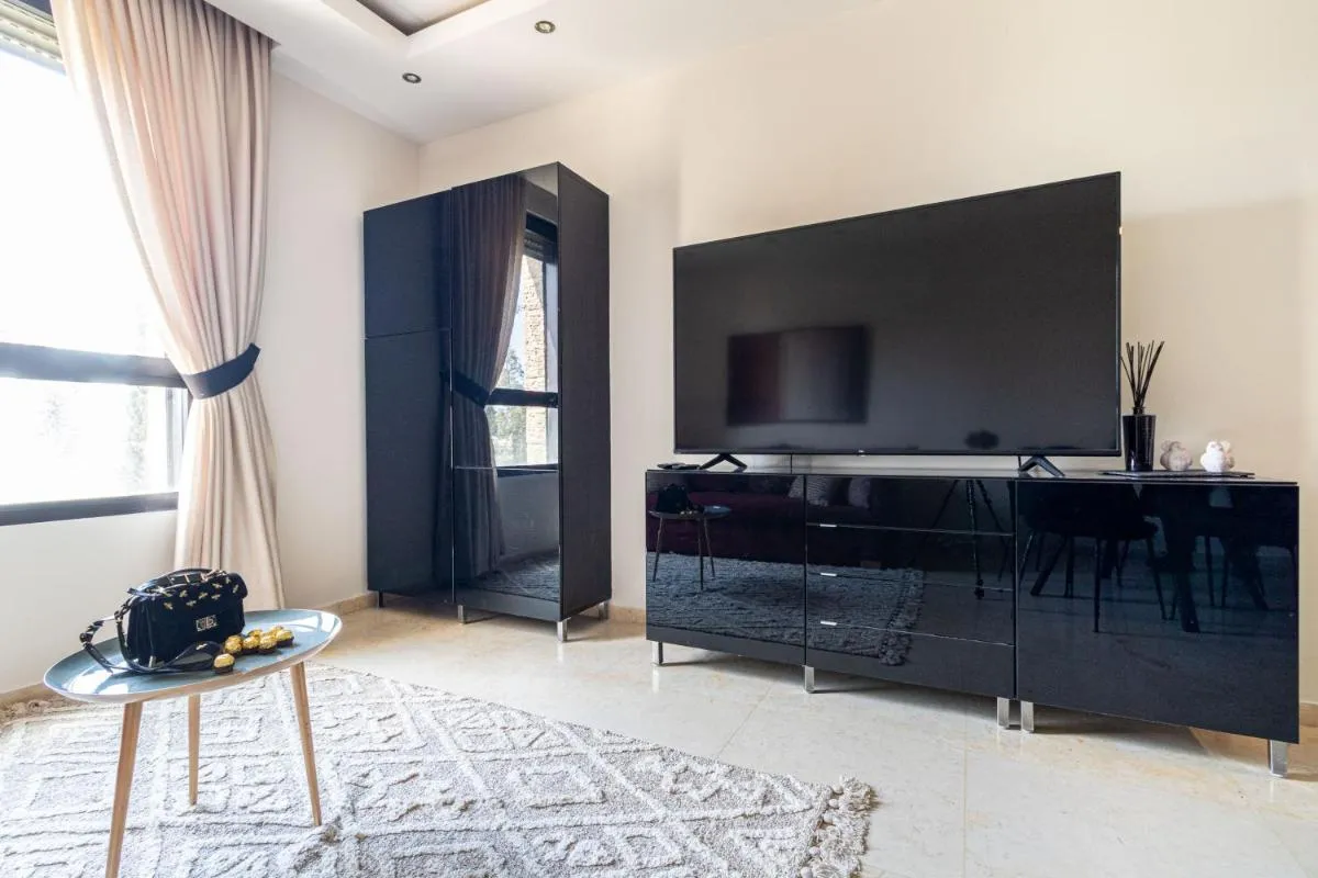 Image 2 of King David Apartment – J&J