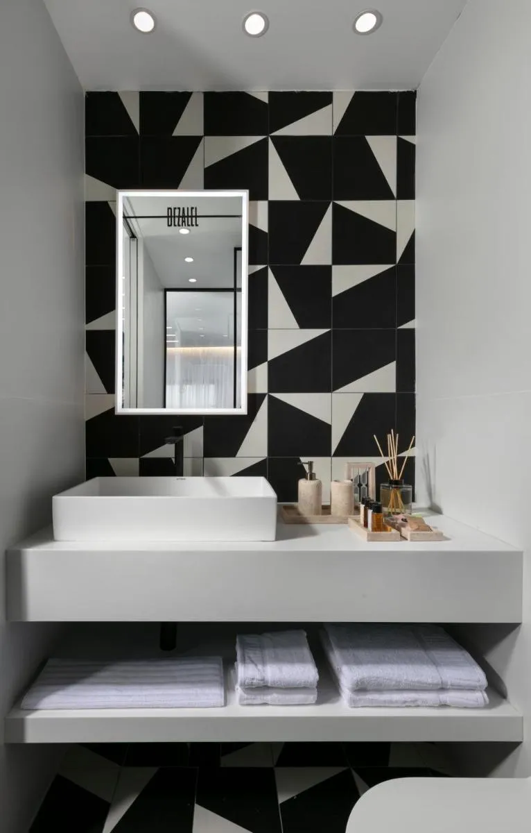 Image 6 of King George Suites – Betzalel