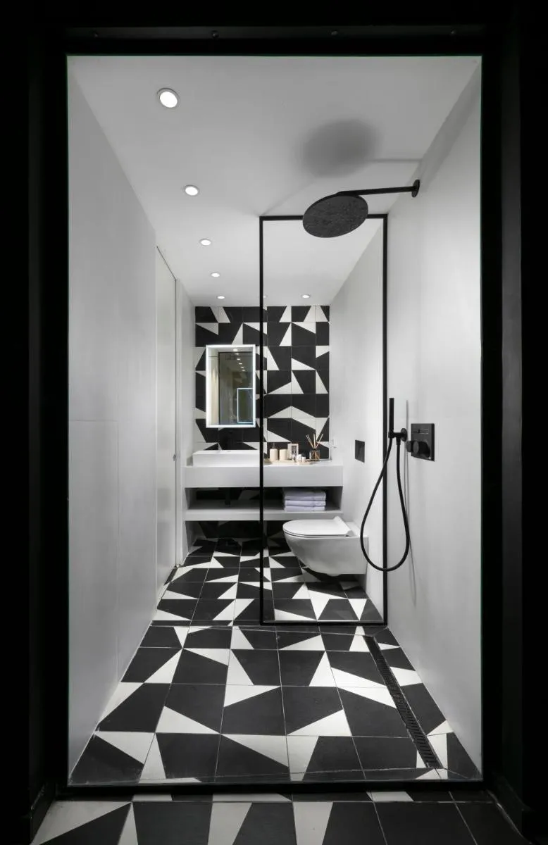 Image 3 of King George Suites – Betzalel
