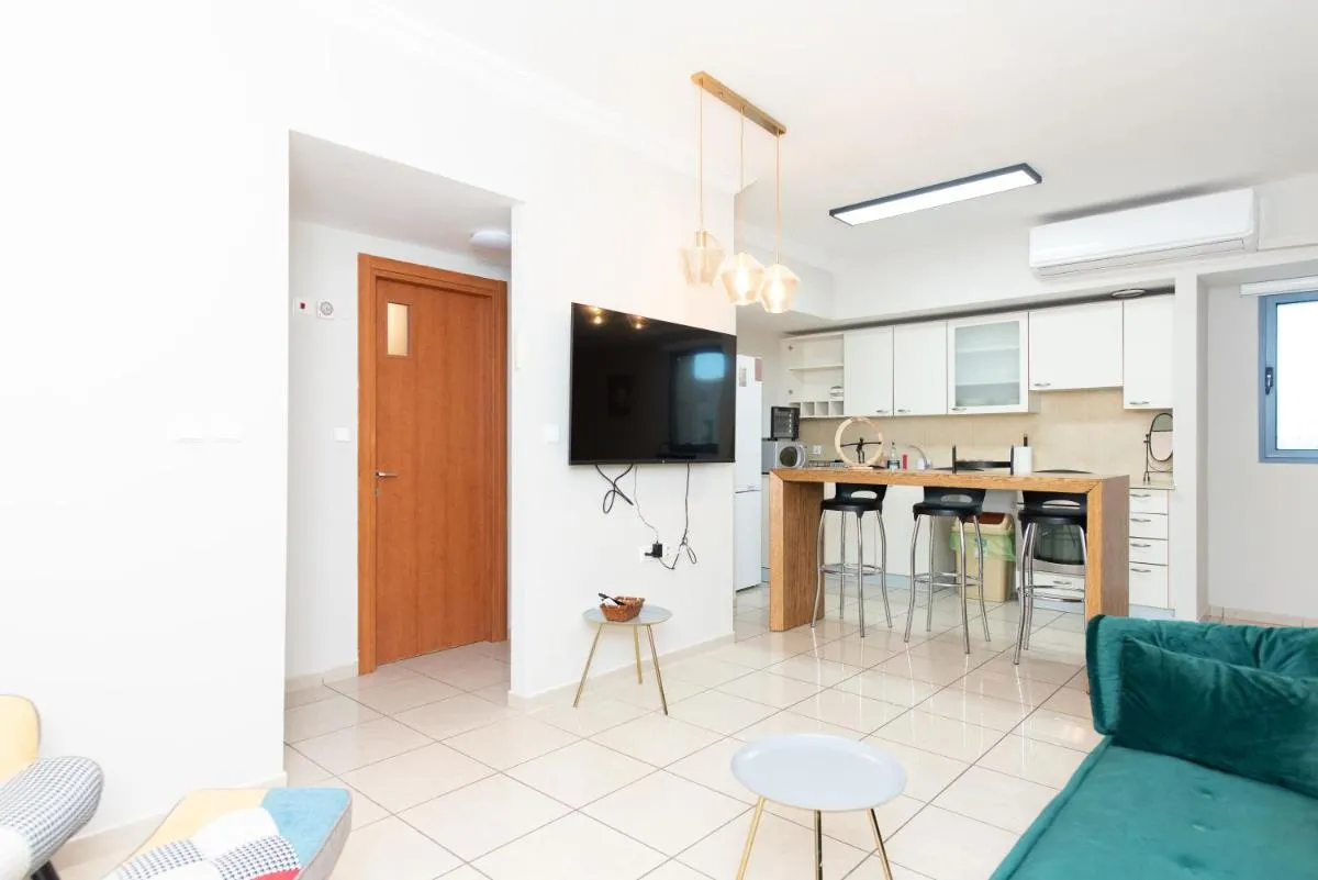 Image 3 of Mahane Yehuda Market Apartment Jerusalem