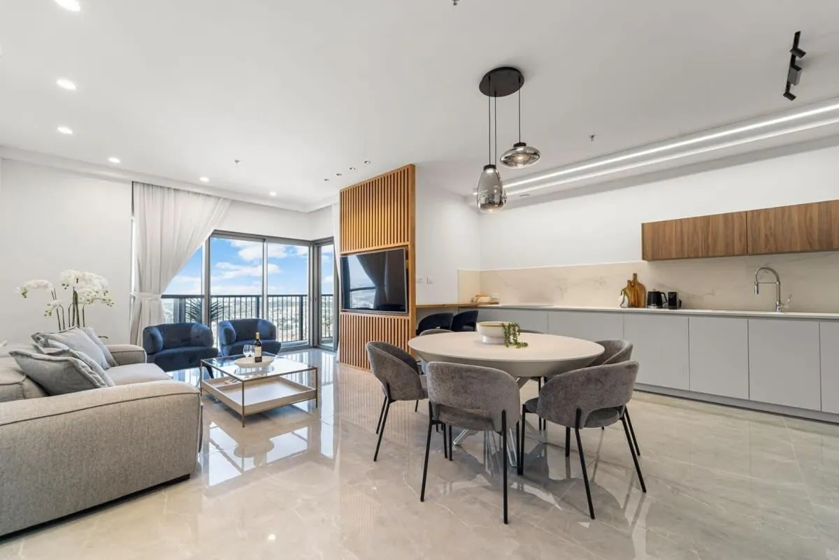Image 2 of Savyon View 3BDR – ApartHotels In City Center