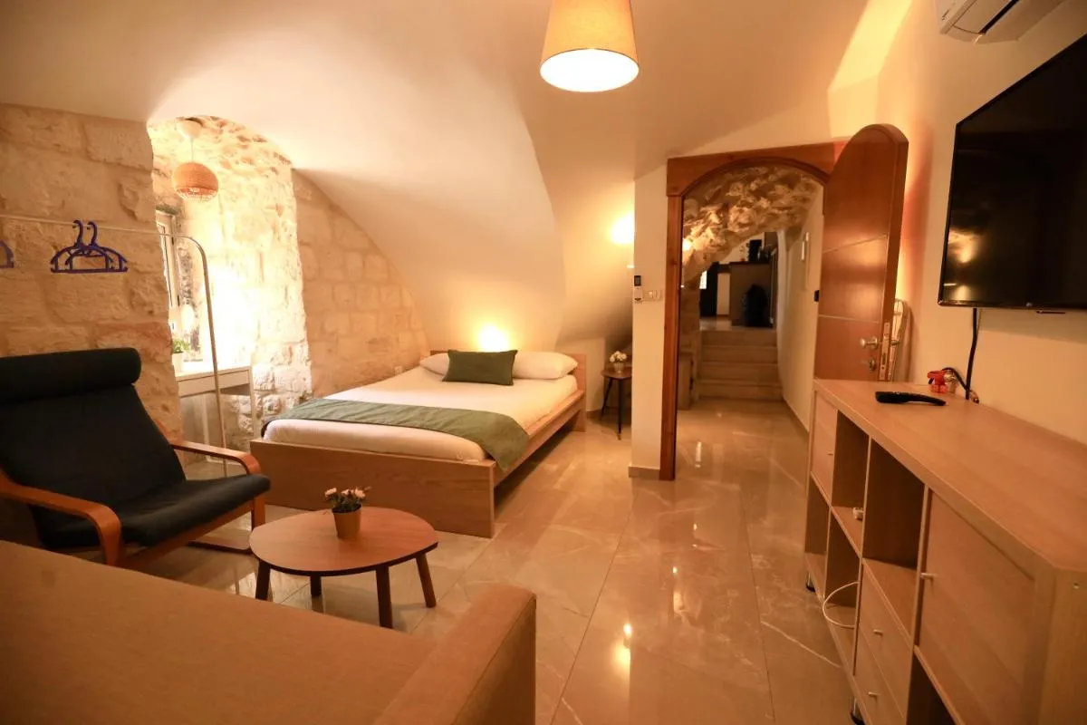Image 4 of St. John Apartment