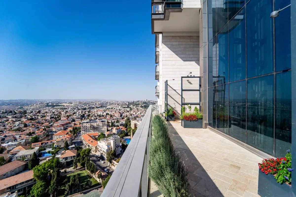 Image 6 of Stunning 1 Bedroom In City Center