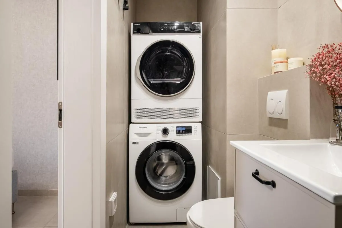 Image 4 of city center apartment
