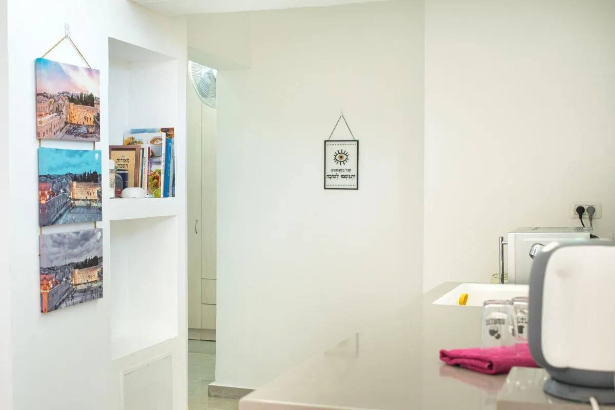 Image 6 of oded Inviting housing